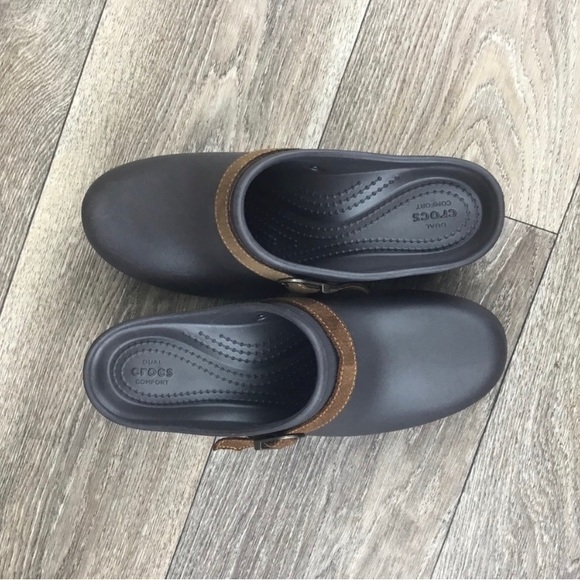 Crocs Sarah Clog Espresso Belted Suede Buckle
Chunky Mule Women's Western Size 8 - Picture 6 of 8